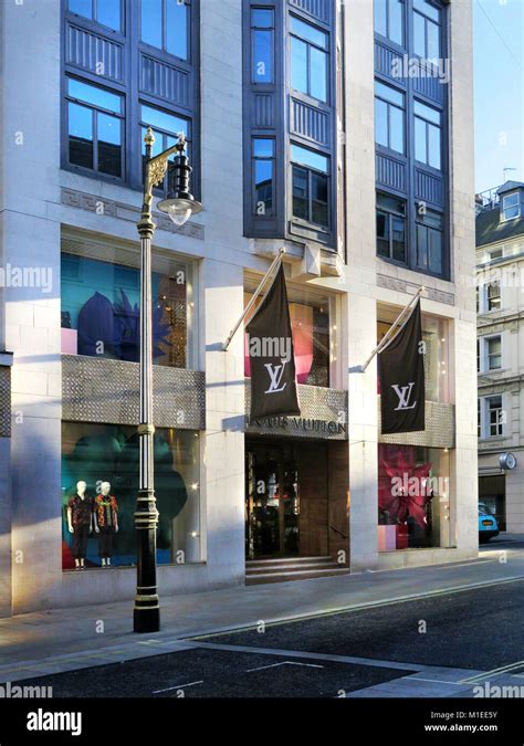 louis vuitton london store location|louis vuitton sloane street.